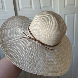 Elegant Cream Sun Hat
